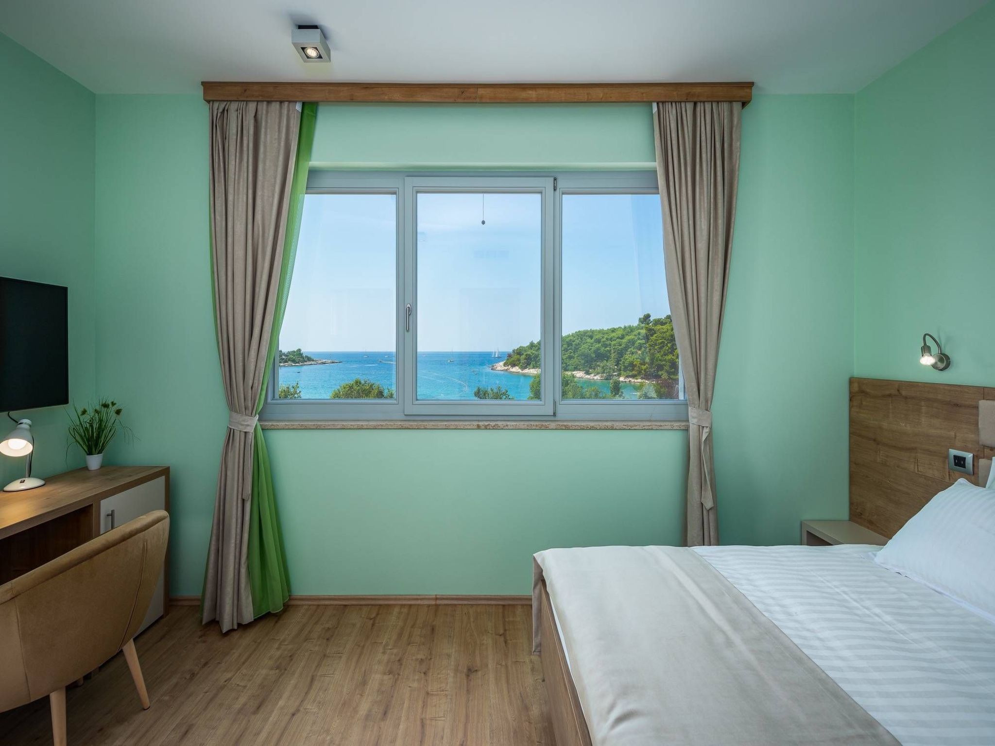 Cedar in Stoja mit großzügigem Garten-Drinnen