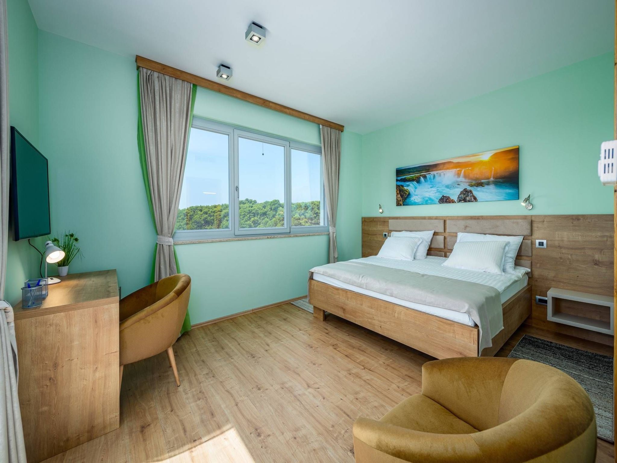 Cedar in Stoja mit großzügigem Garten-Drinnen