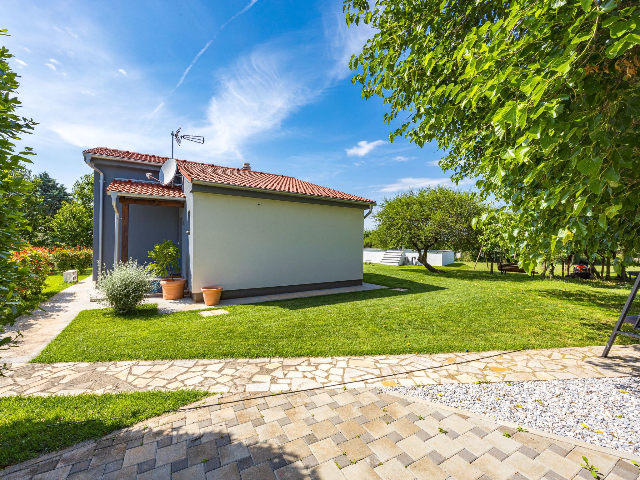 Mit privatem Garten und Terrasse-Image-tags.info