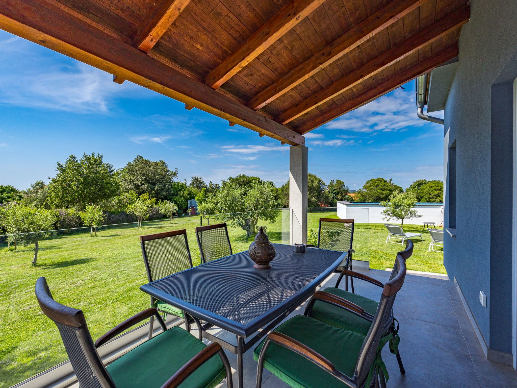 Mit privatem Garten und Terrasse-Image-tags.info