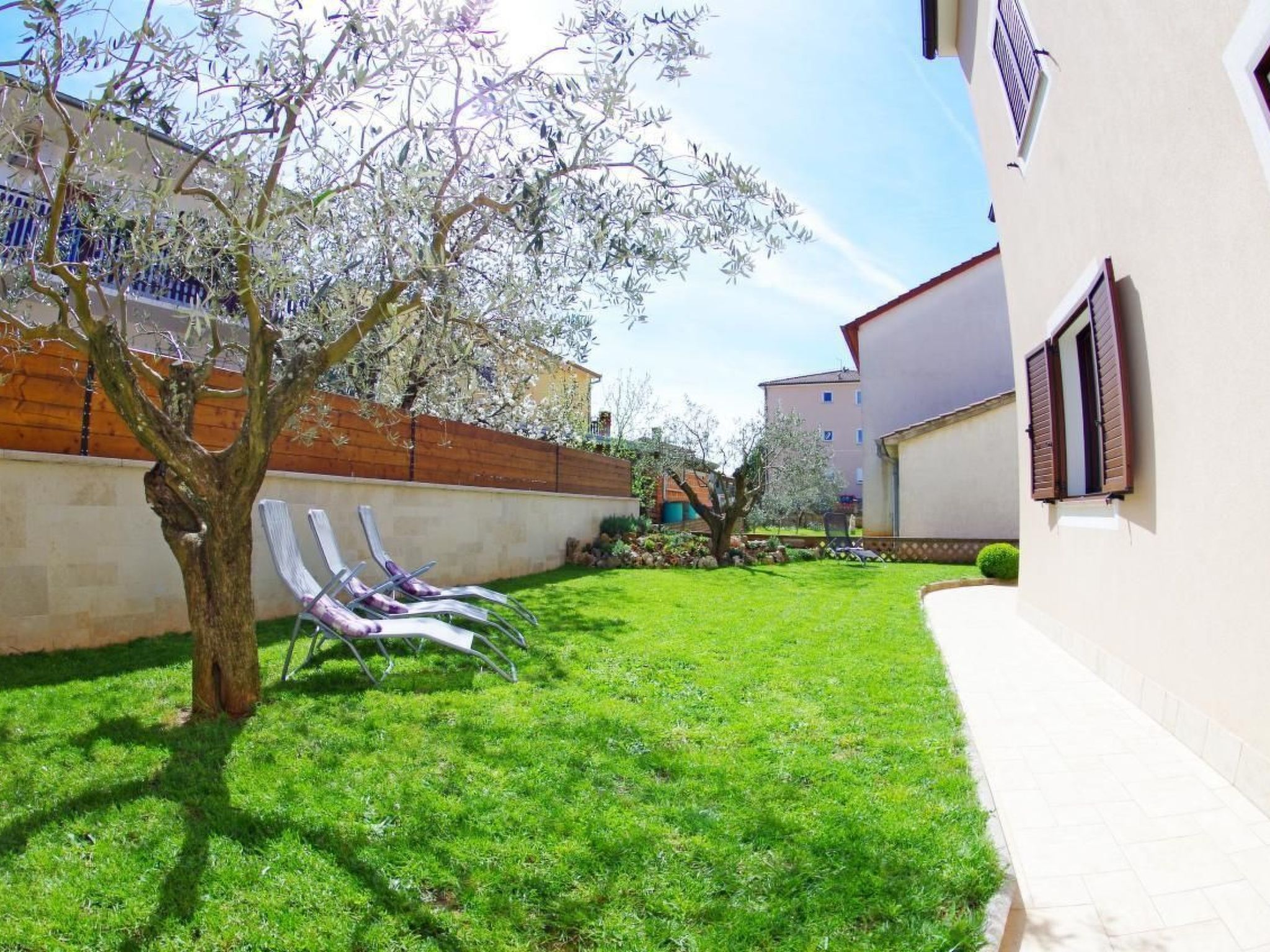 In Pula mit Grill, Garten und Terrasse-Buiten