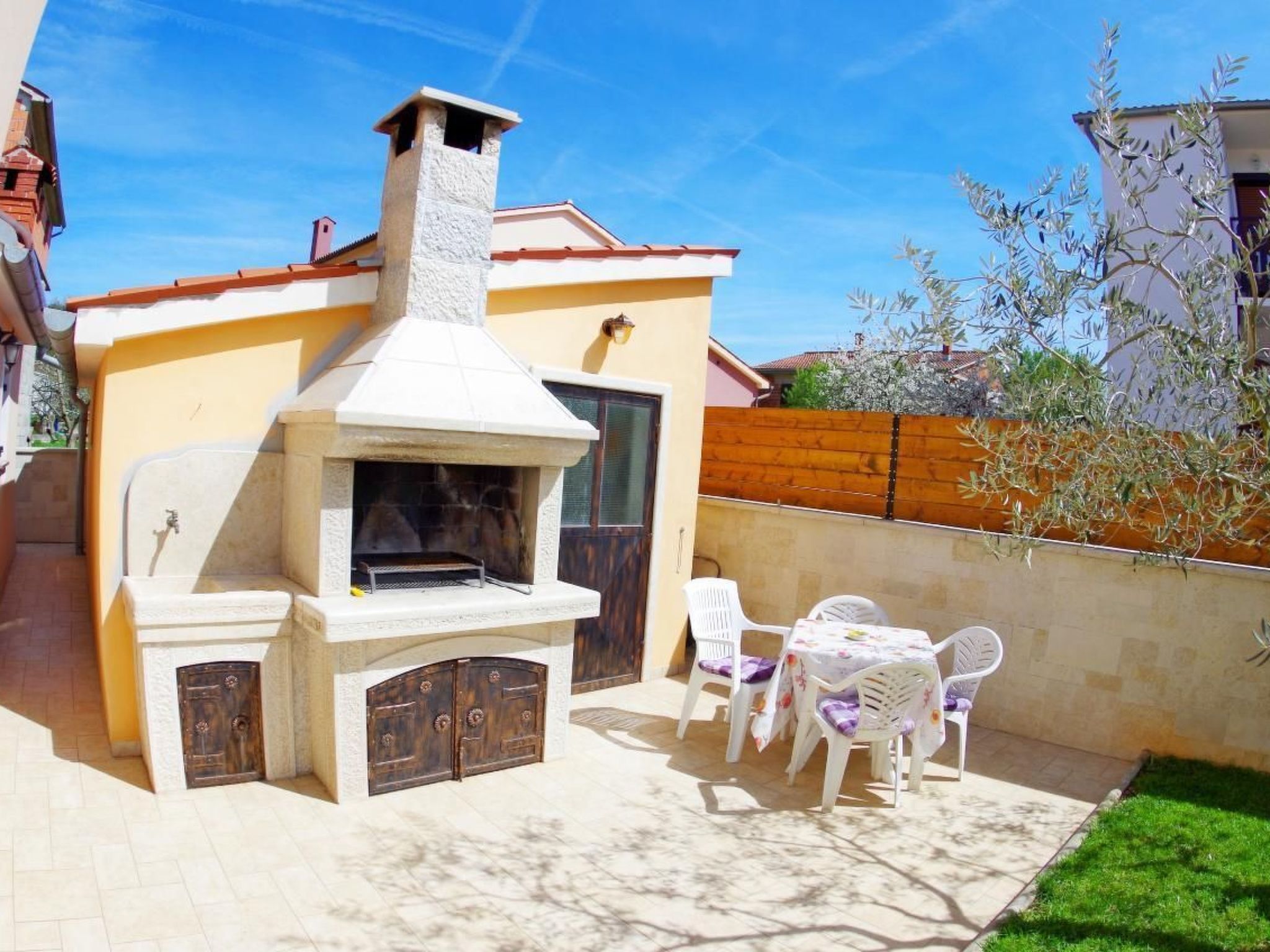 In Pula mit Grill, Garten und Terrasse-Buiten