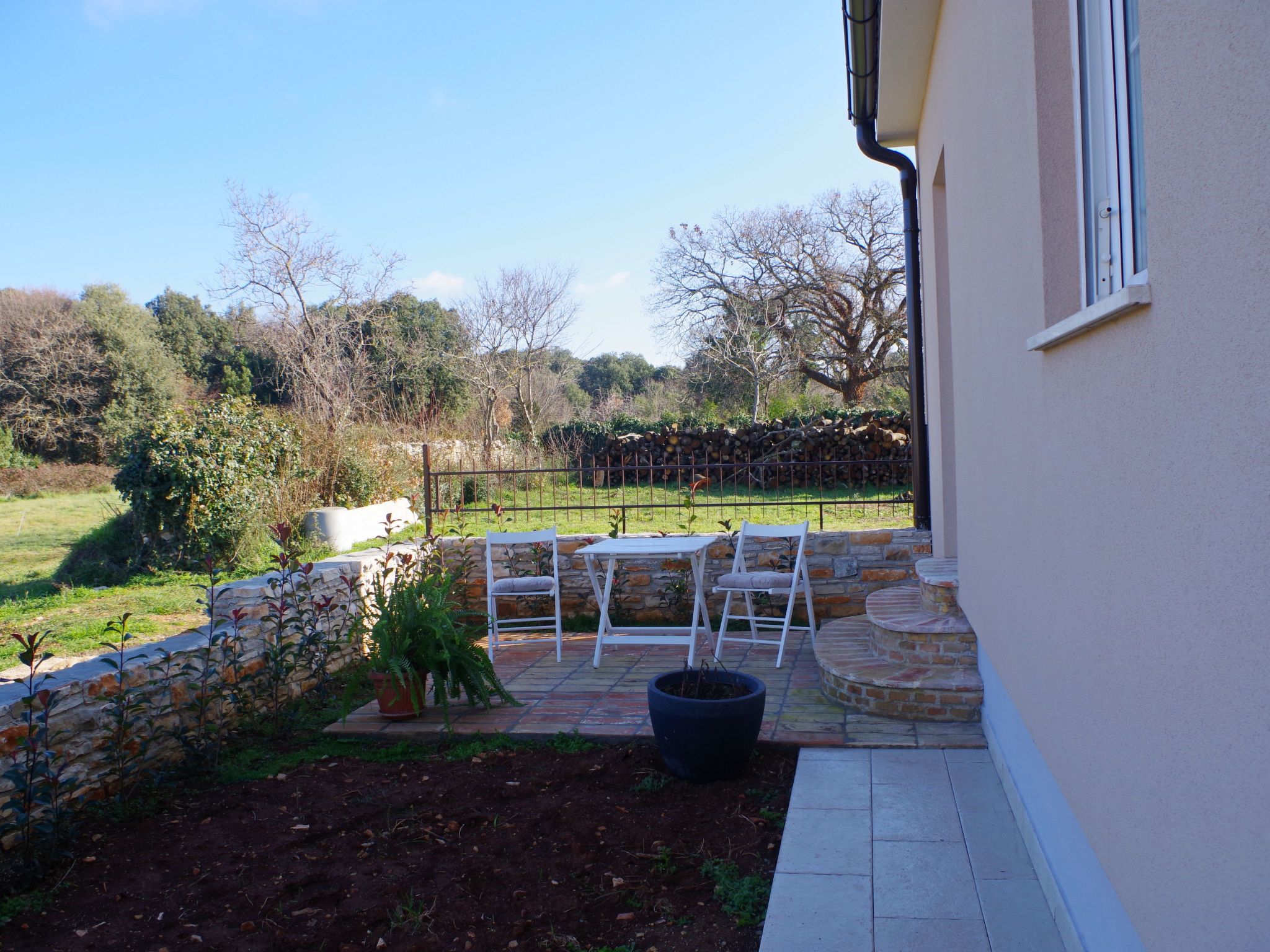 Photo of Gemütlicher Familienausflug in einem ruhigen Vorort von Pula