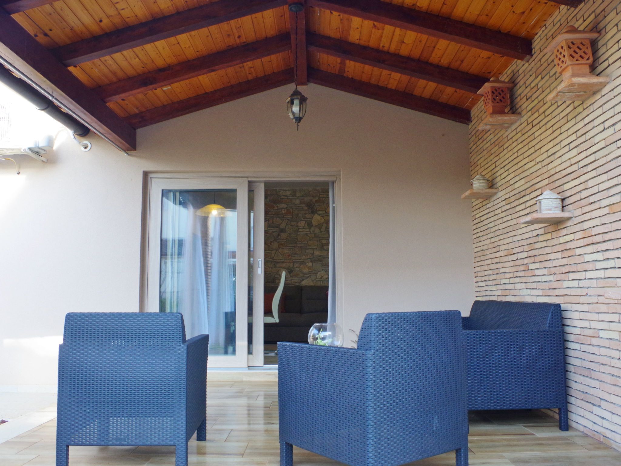 Photo of Gemütlicher Familienausflug in einem ruhigen Vorort von Pula