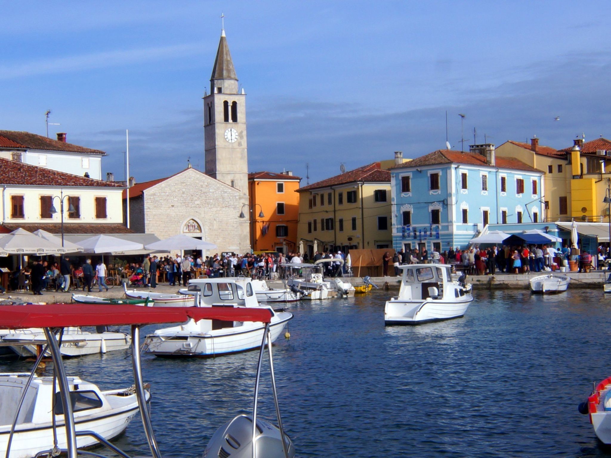 Photo of Gemütlicher Familienausflug in einem ruhigen Vorort von Pula