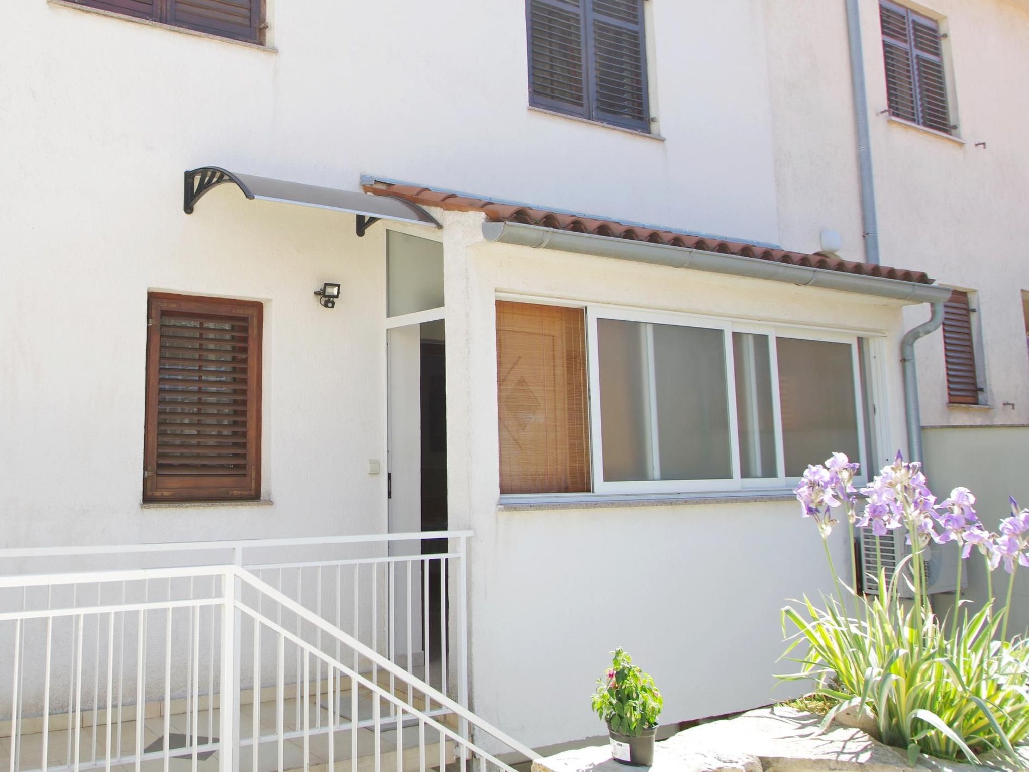 "Rose" mit Terrasse-Buiten