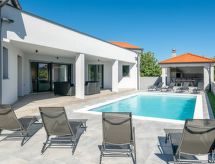 Villa Speranza: Vrijstaande oase met privézwembad nabij Pula - thumbnail 1