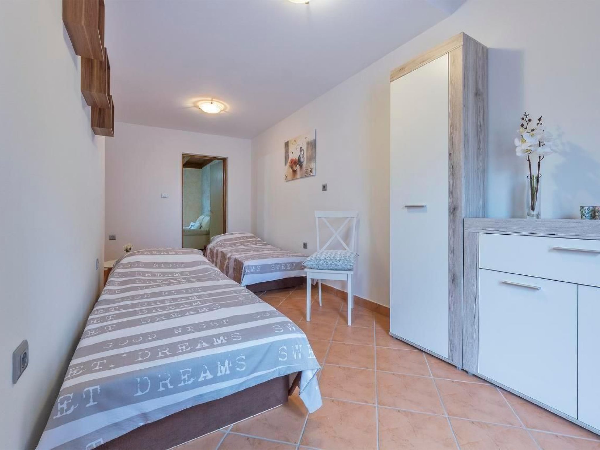 "Denis" mit Terrasse-Image-tags.info