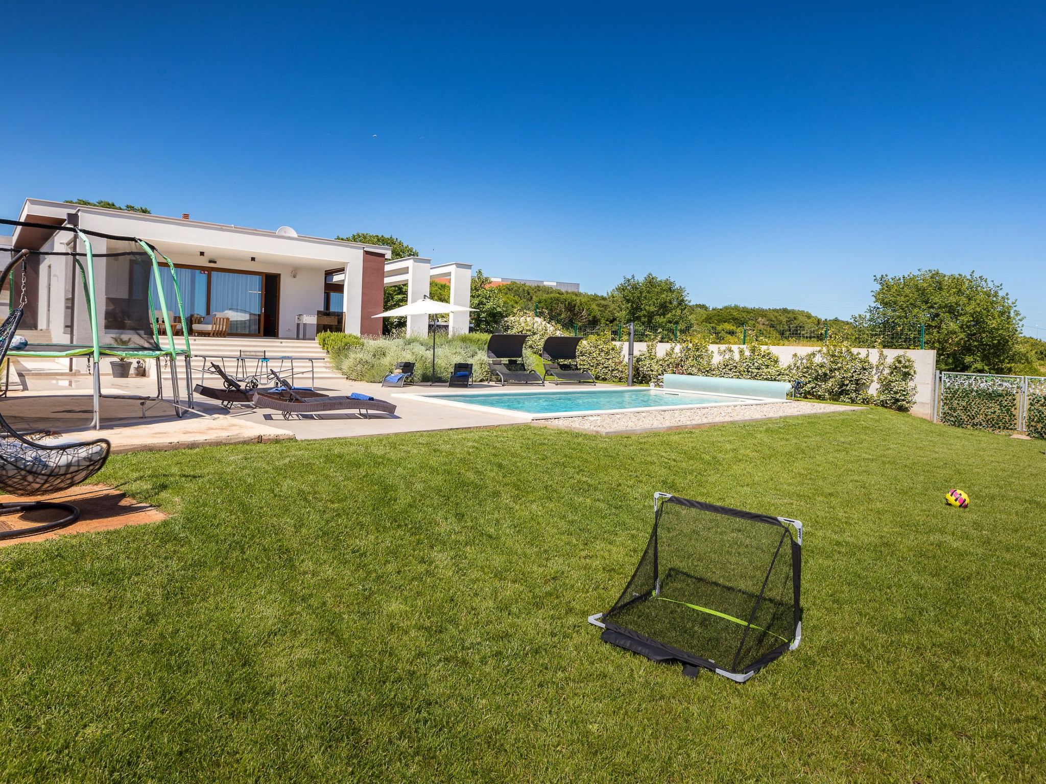 Villa Grofica, beheizter Pool, Taverne, Strandnähe-Inside
