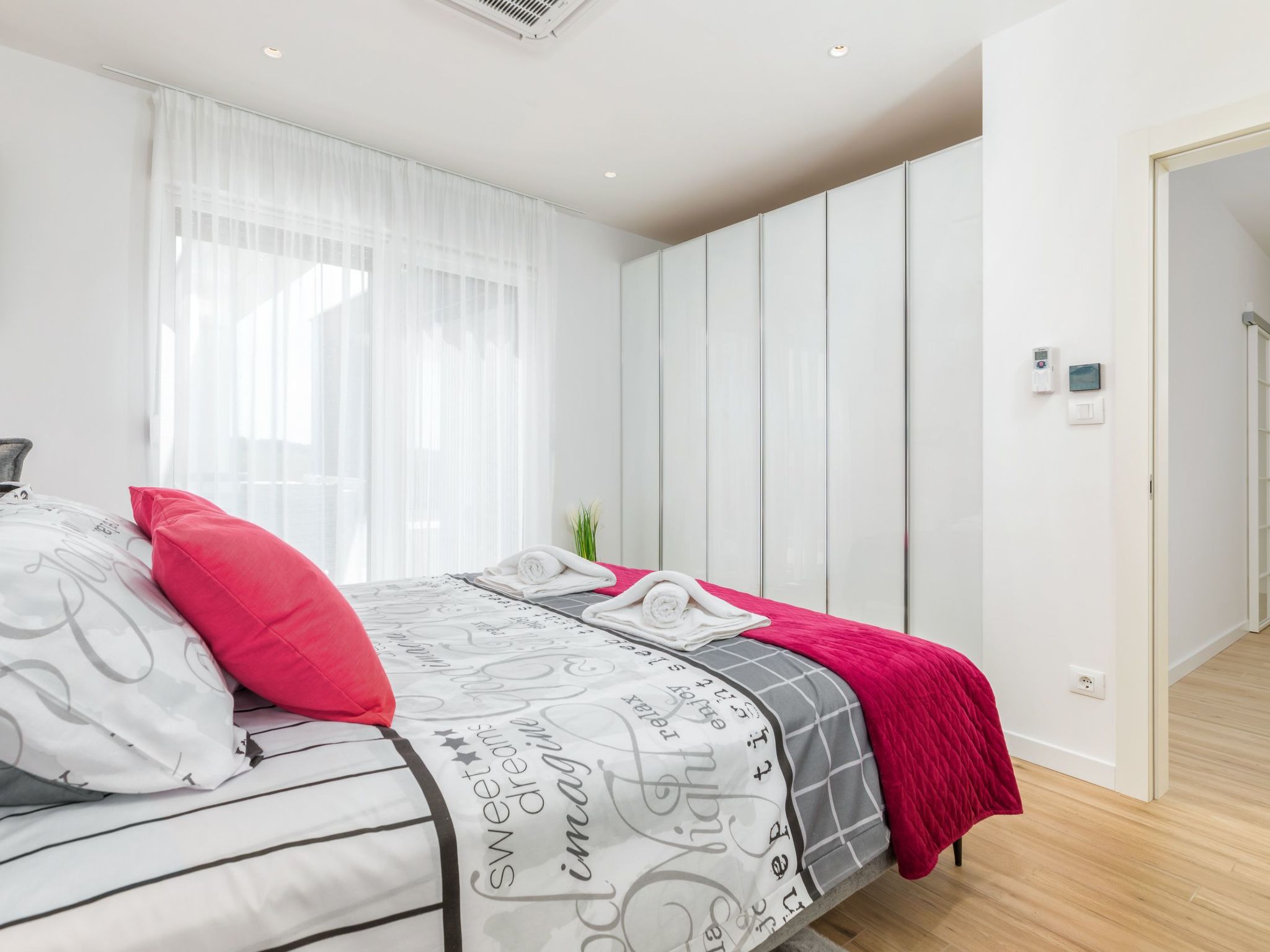 Villa Grofica, beheizter Pool, Taverne, Strandnähe-Inside