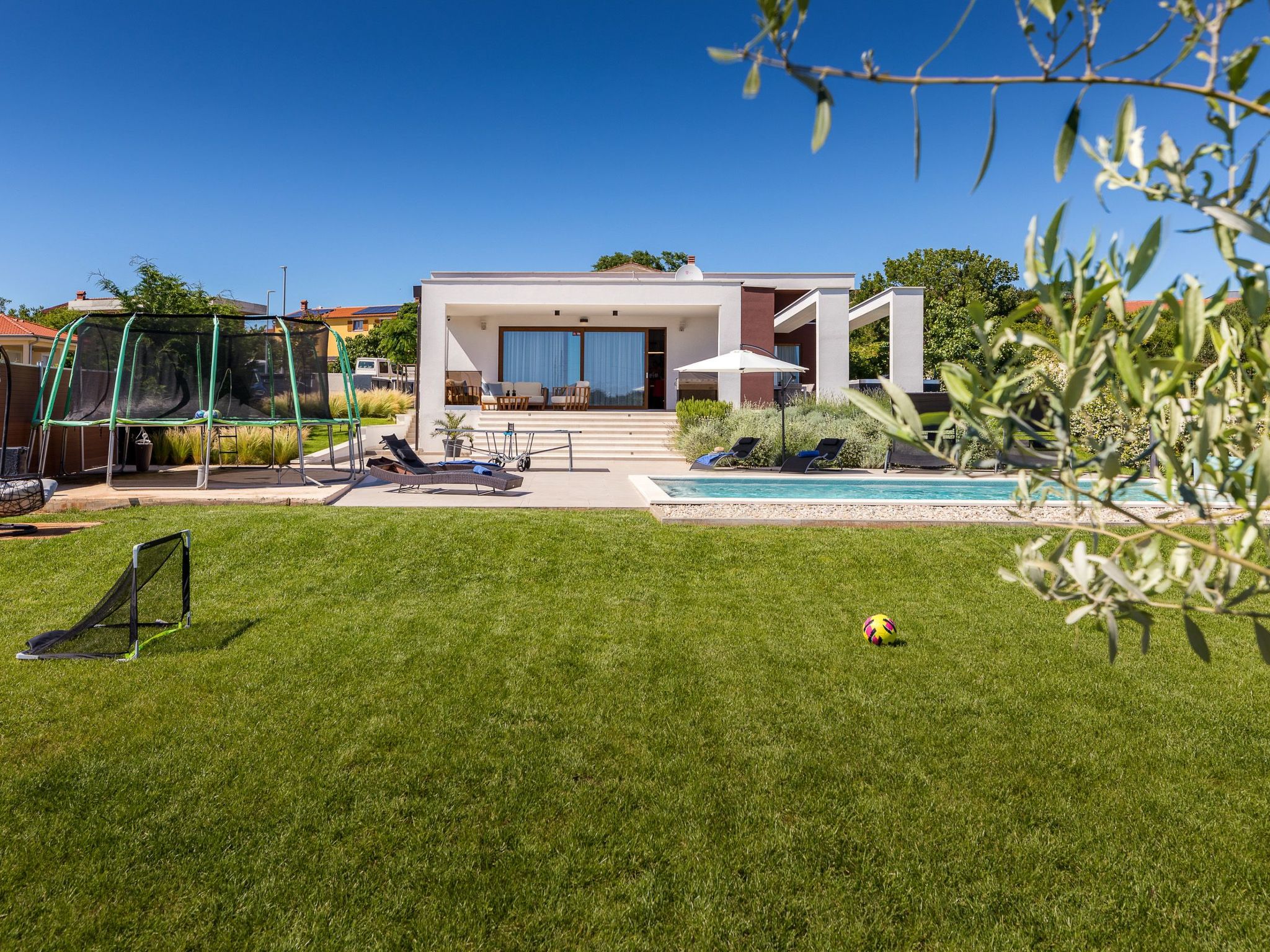 Villa Grofica, beheizter Pool, Taverne, Strandnähe-Inside