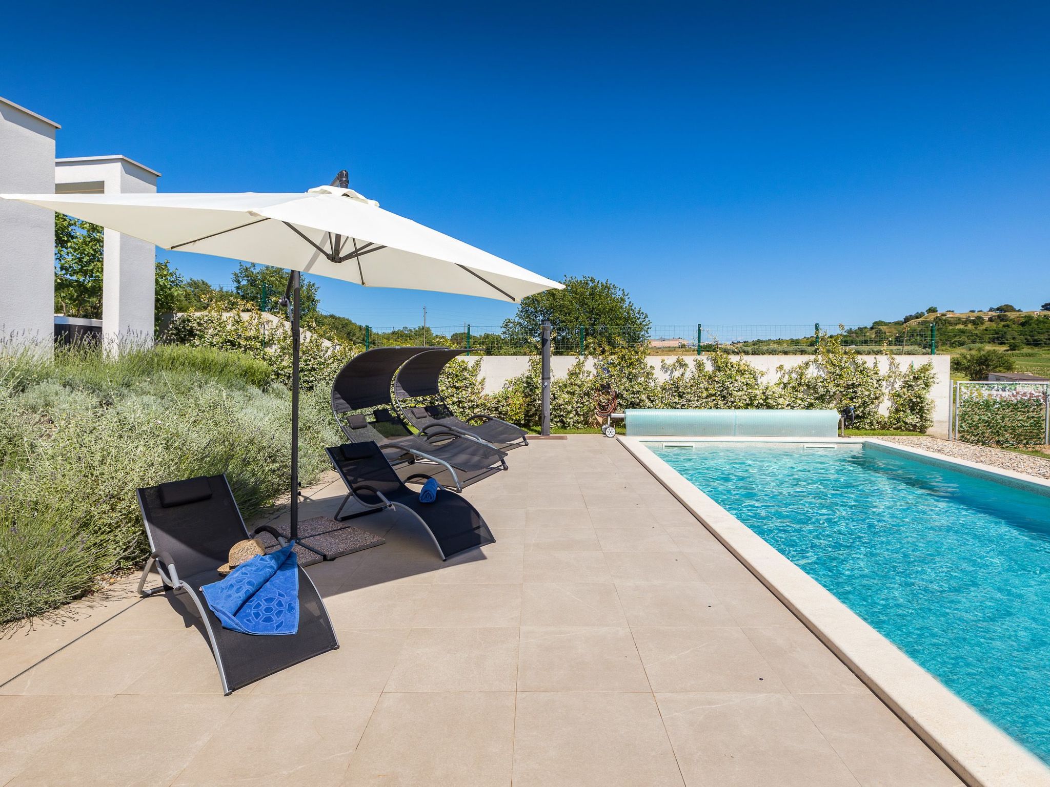 Villa Grofica, beheizter Pool, Taverne, Strandnähe-Inside