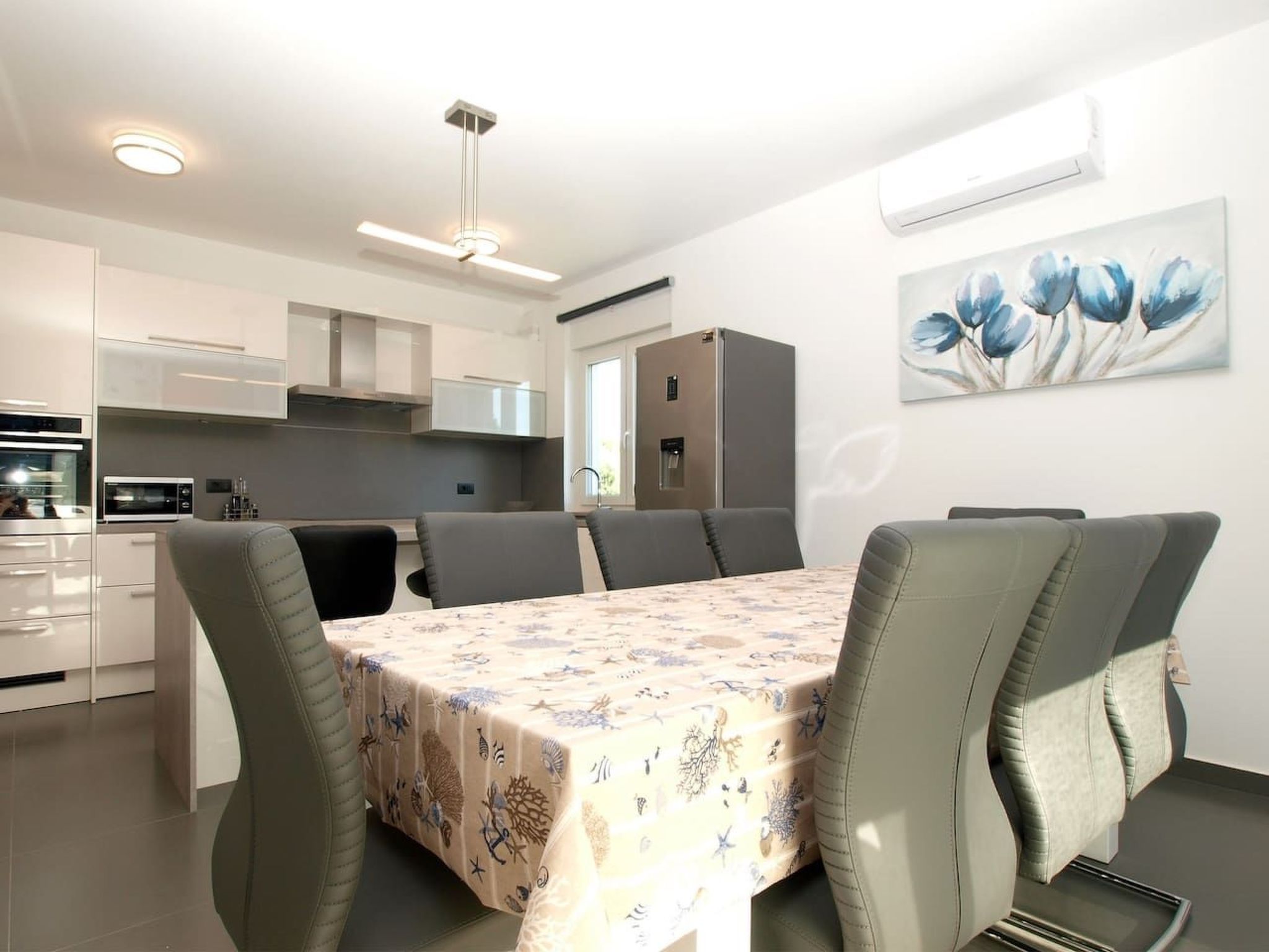 Ferienvilla mit privatem Pool-Binnen