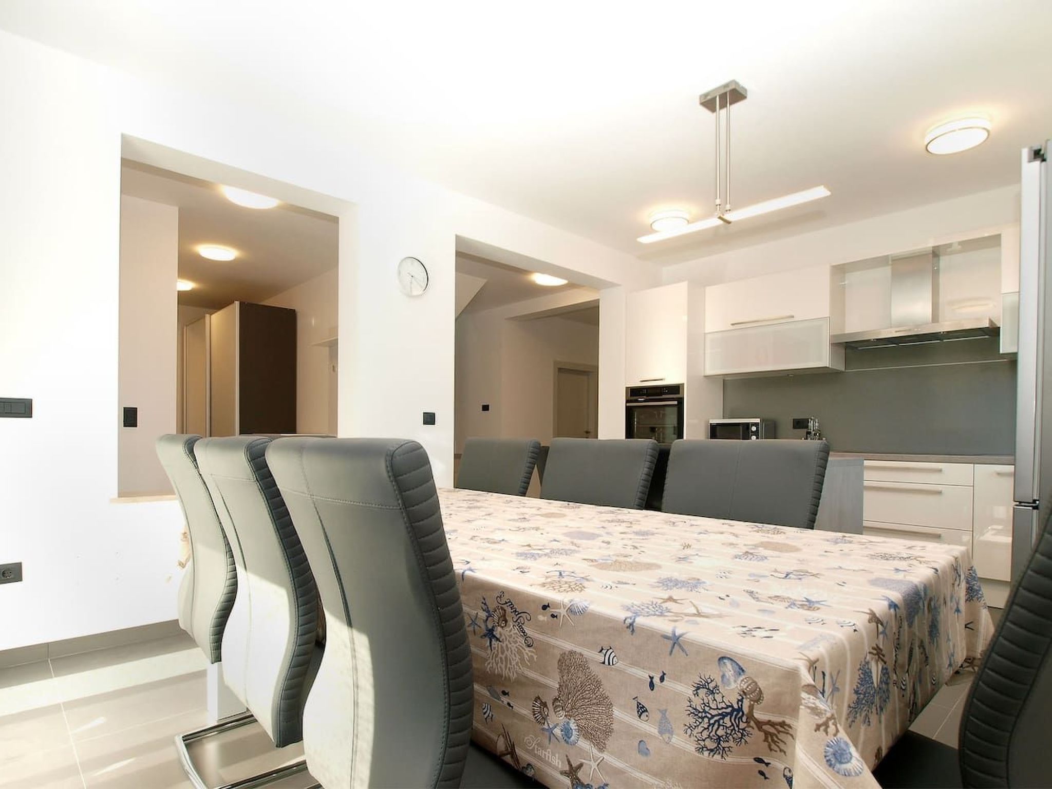 Ferienvilla mit privatem Pool-Binnen