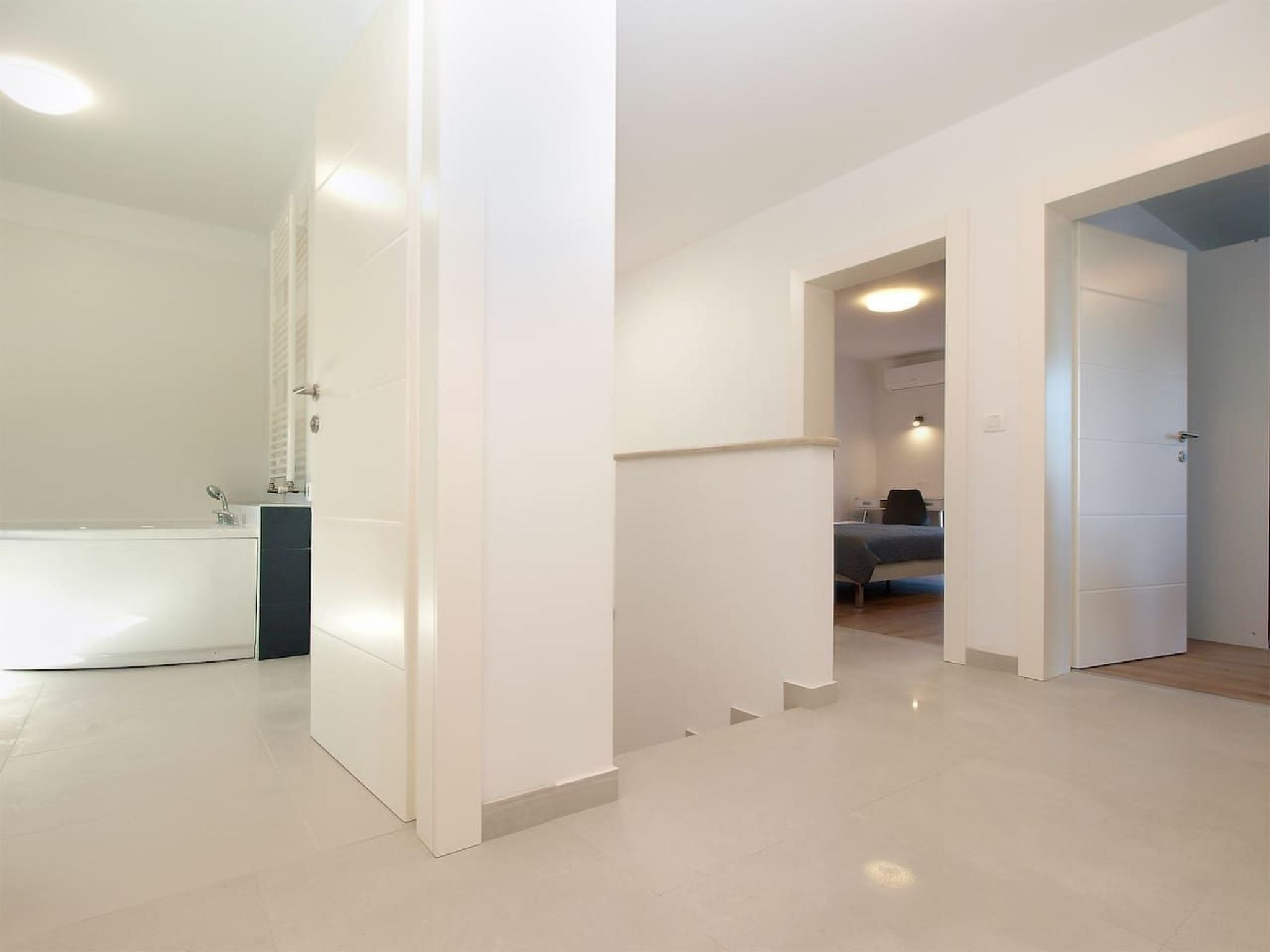 Ferienvilla mit privatem Pool-Binnen