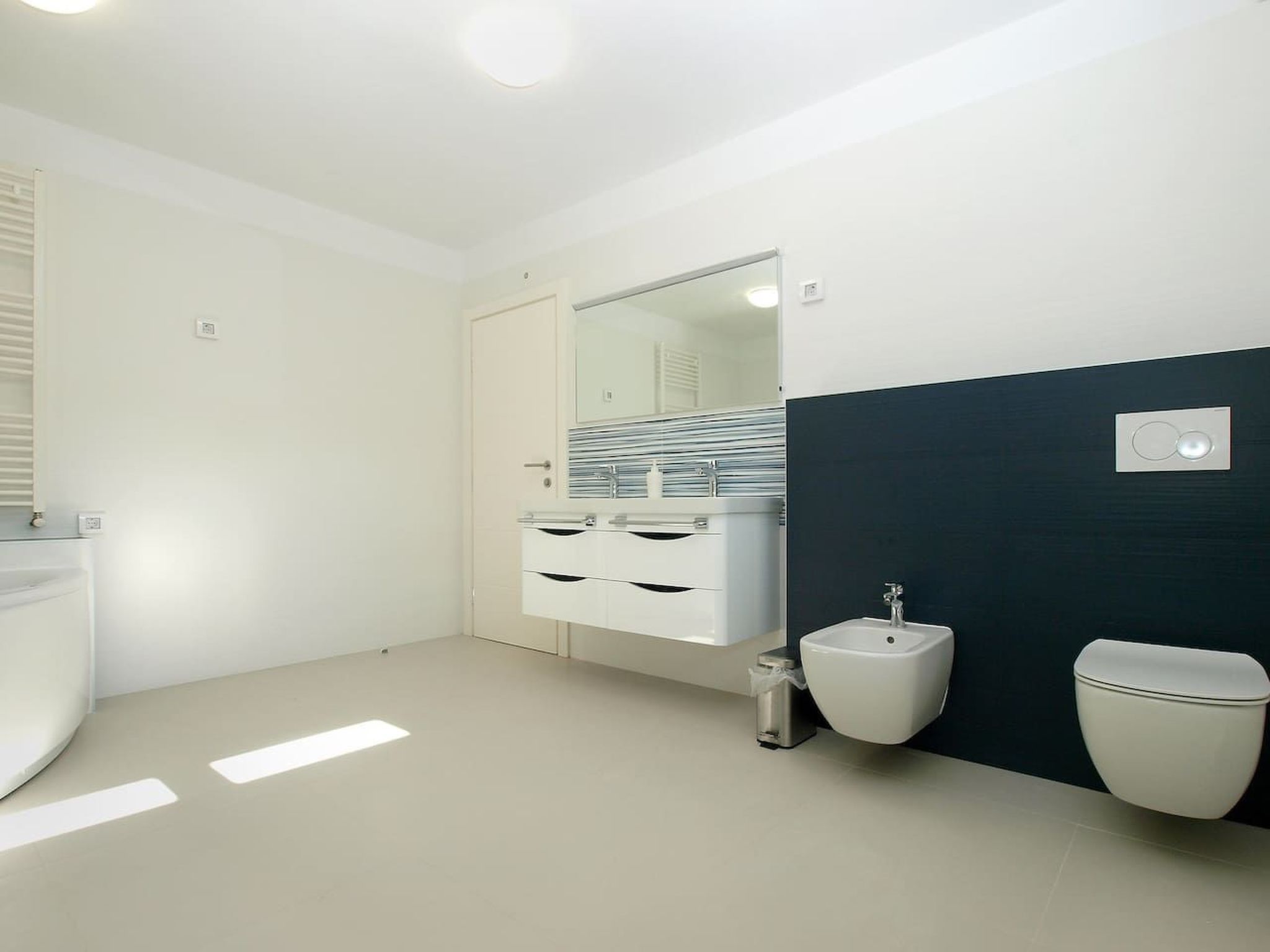 Ferienvilla mit privatem Pool-Binnen