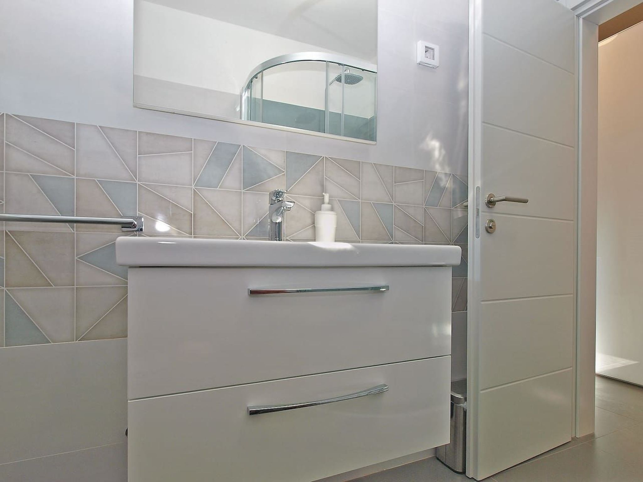 Ferienvilla mit privatem Pool-Binnen