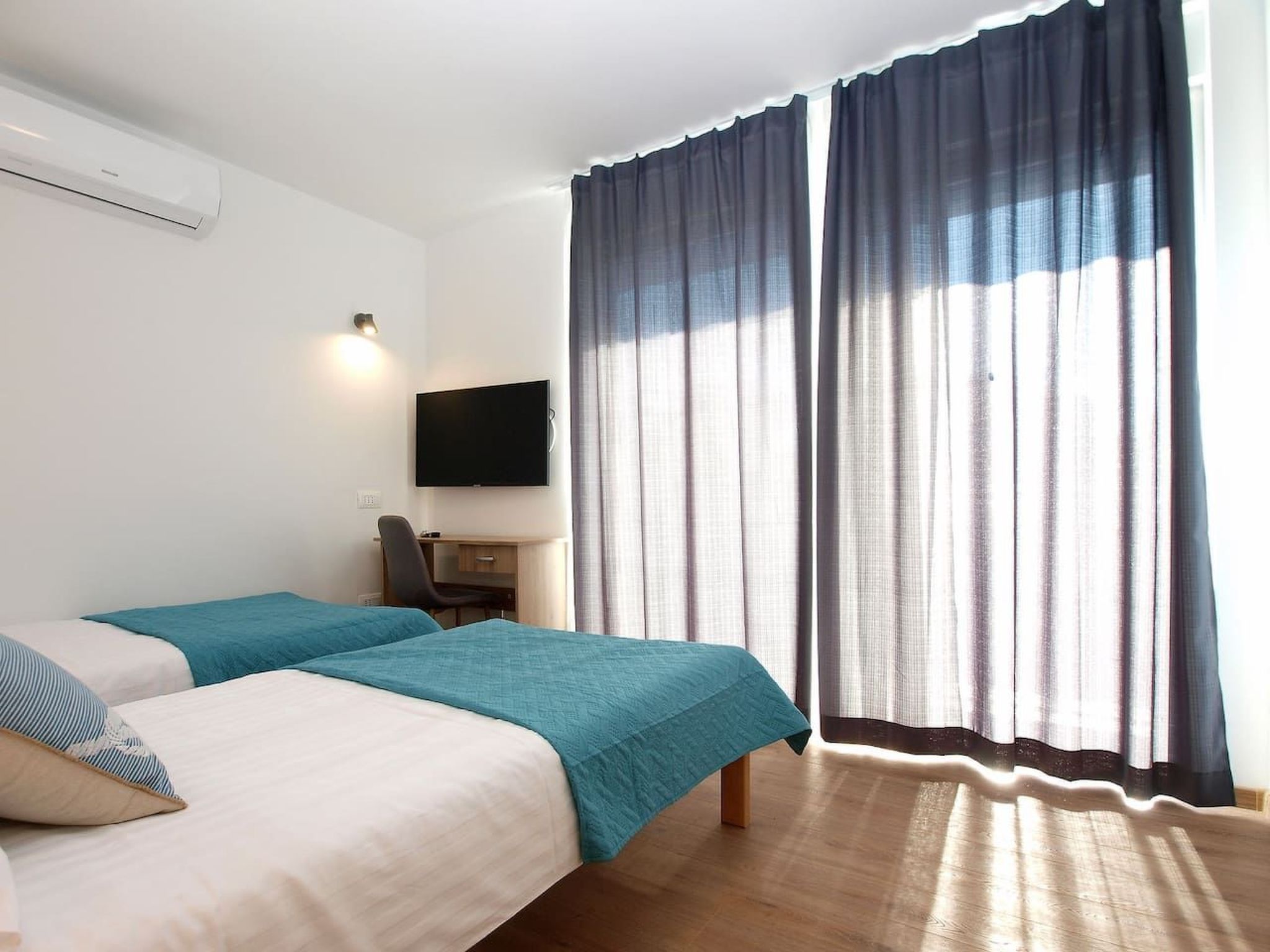 Ferienvilla mit privatem Pool-Binnen