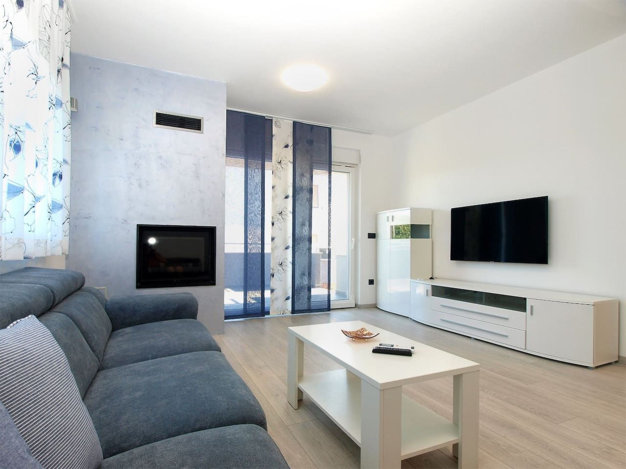 Ferienvilla mit privatem Pool-Binnen