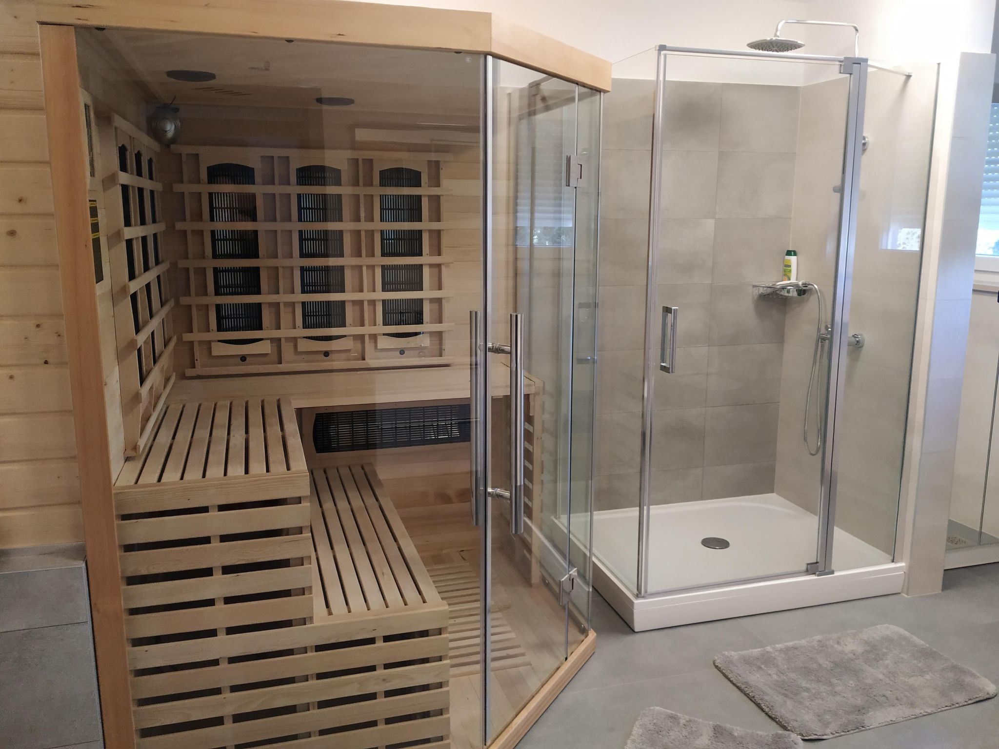 Ferienvilla mit privatem Pool-Binnen