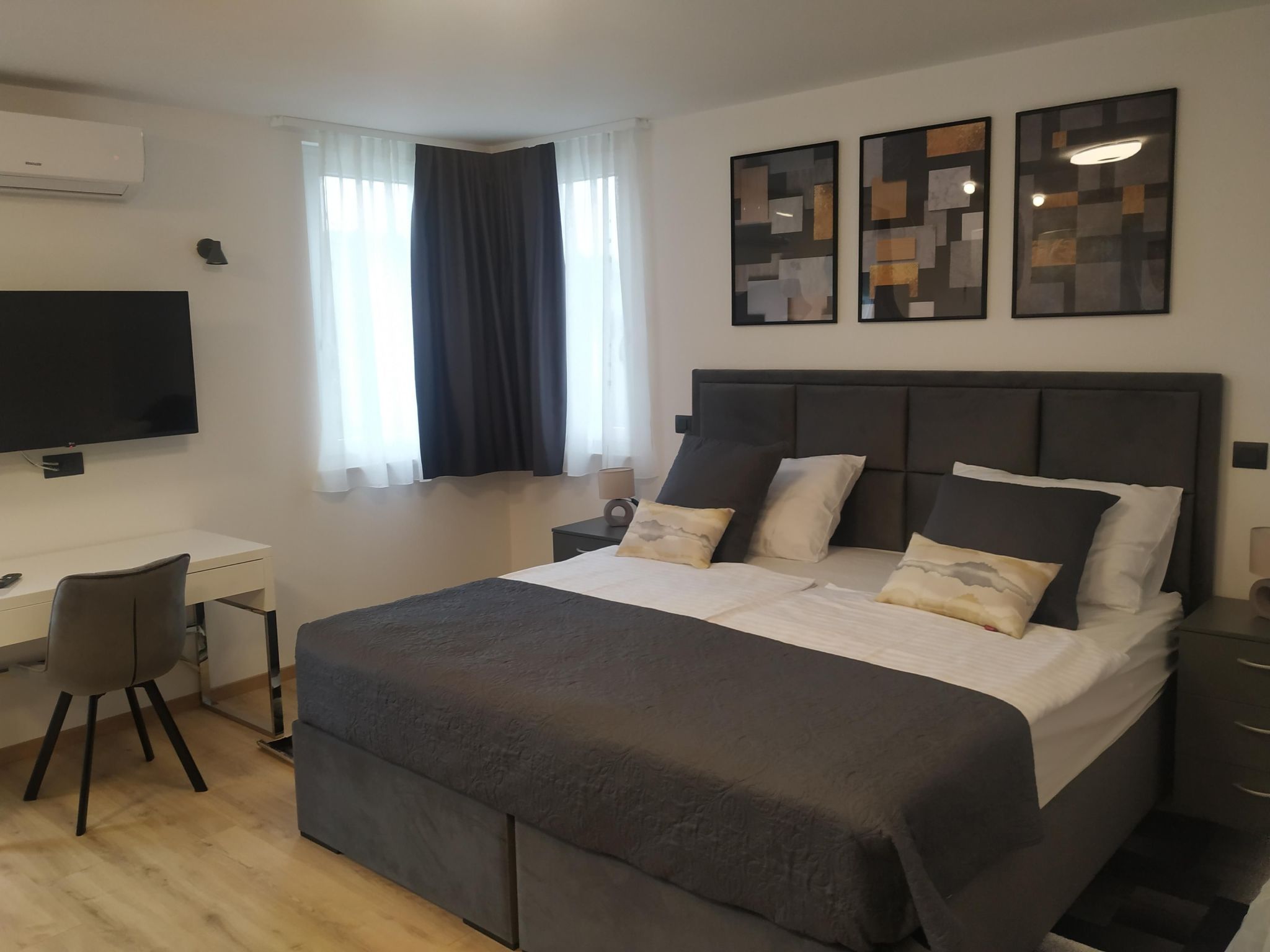 Ferienvilla mit privatem Pool-Binnen