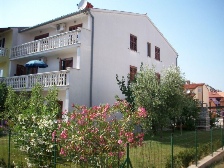 in ruhiger Lage mit Balkon
