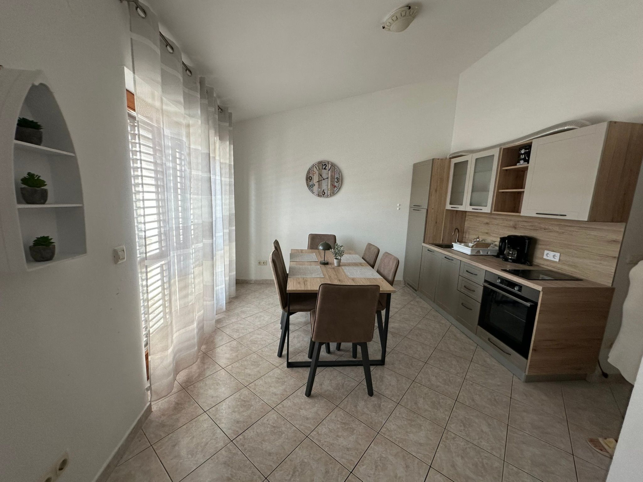 In ruhiger Lage mit Balkon-Binnen