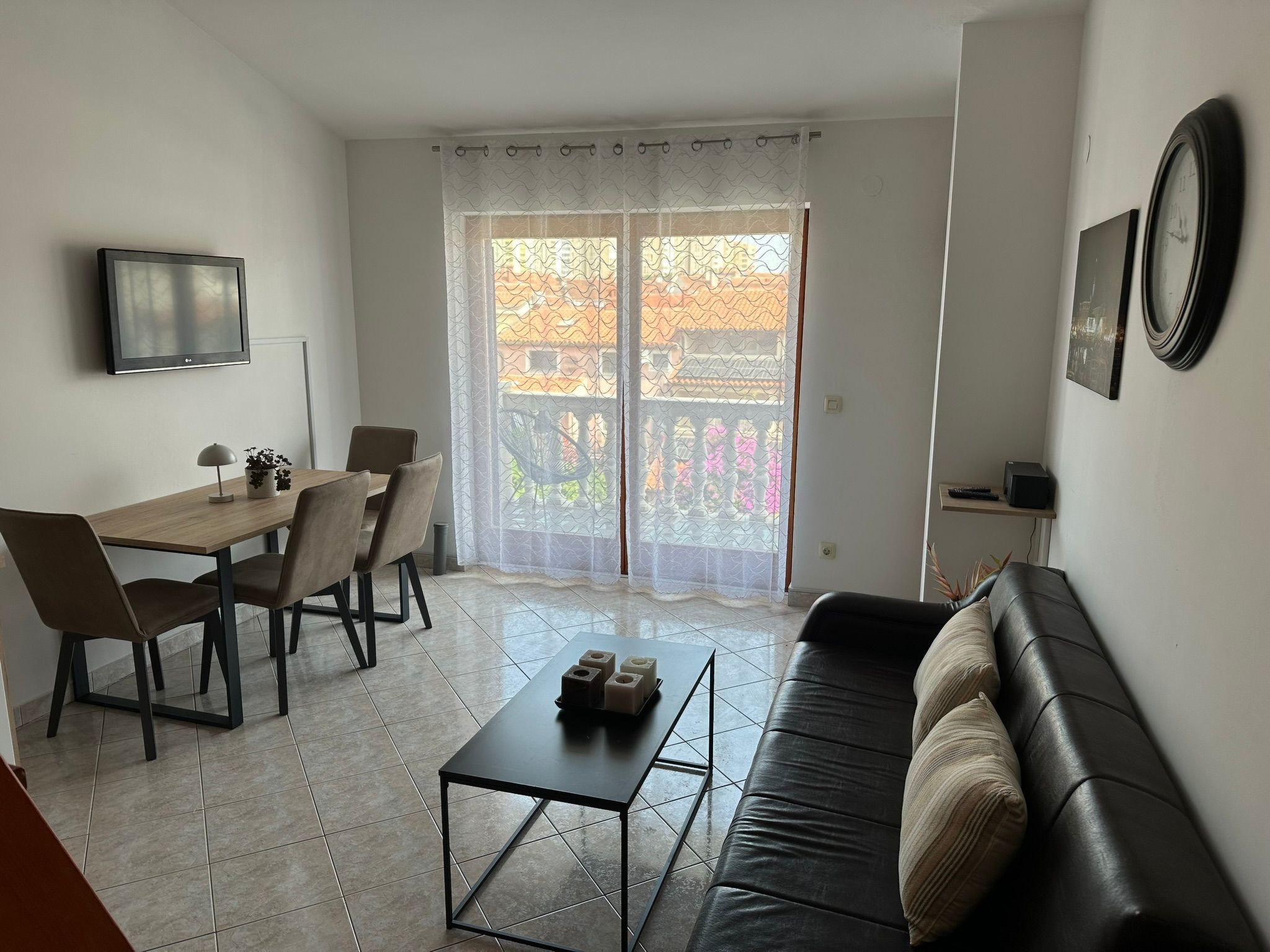 Appartement mit Balkon-Binnen