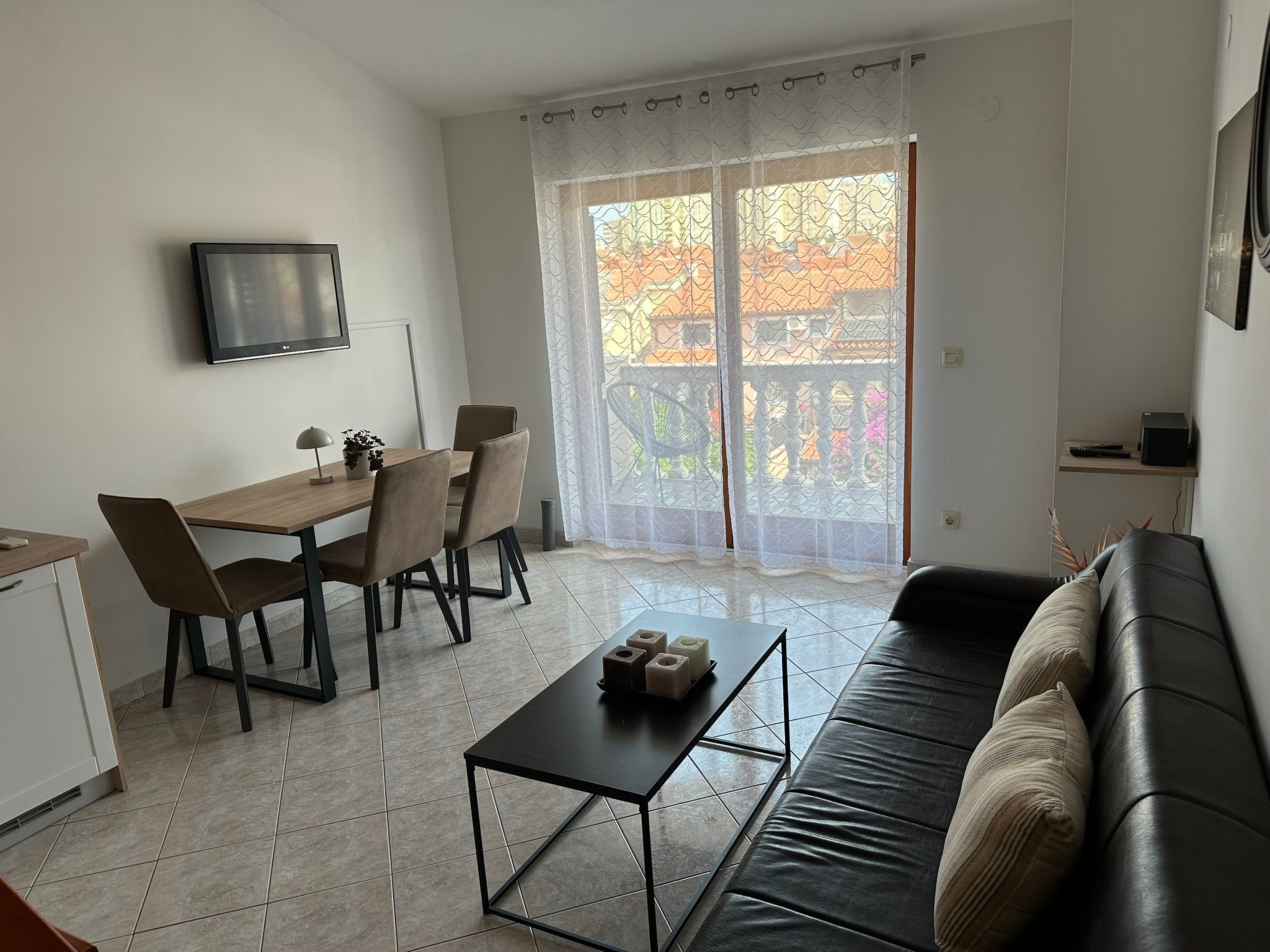 Appartement mit Balkon-Binnen