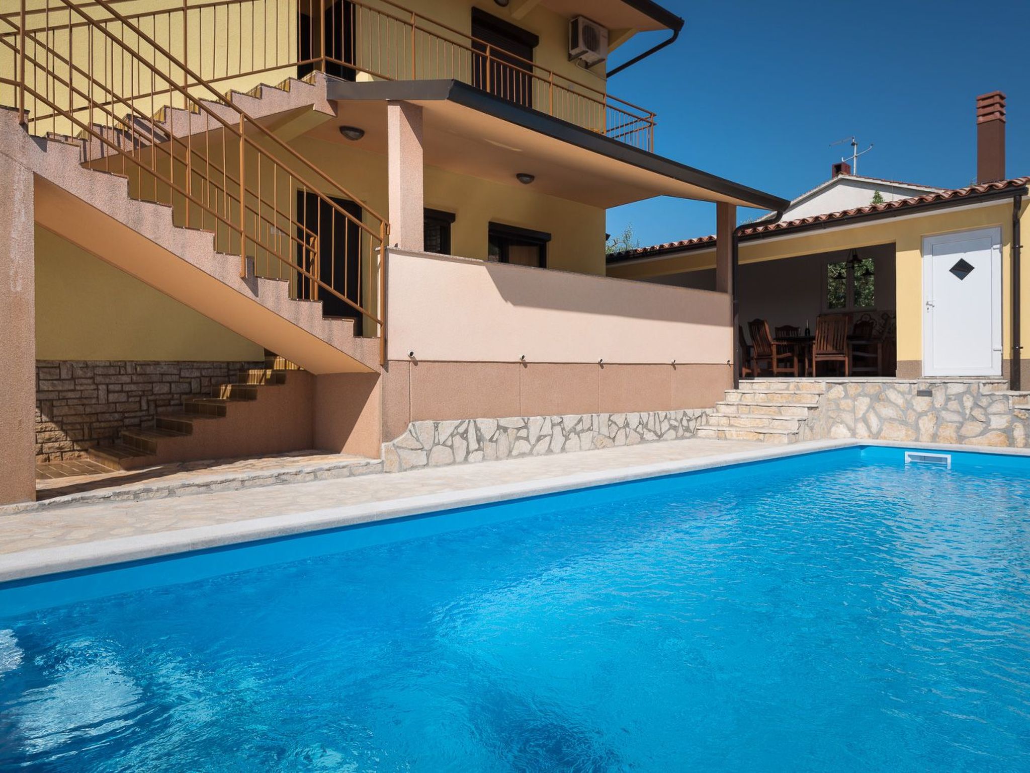 Ferienvilla mit Pool in Pula-Binnen