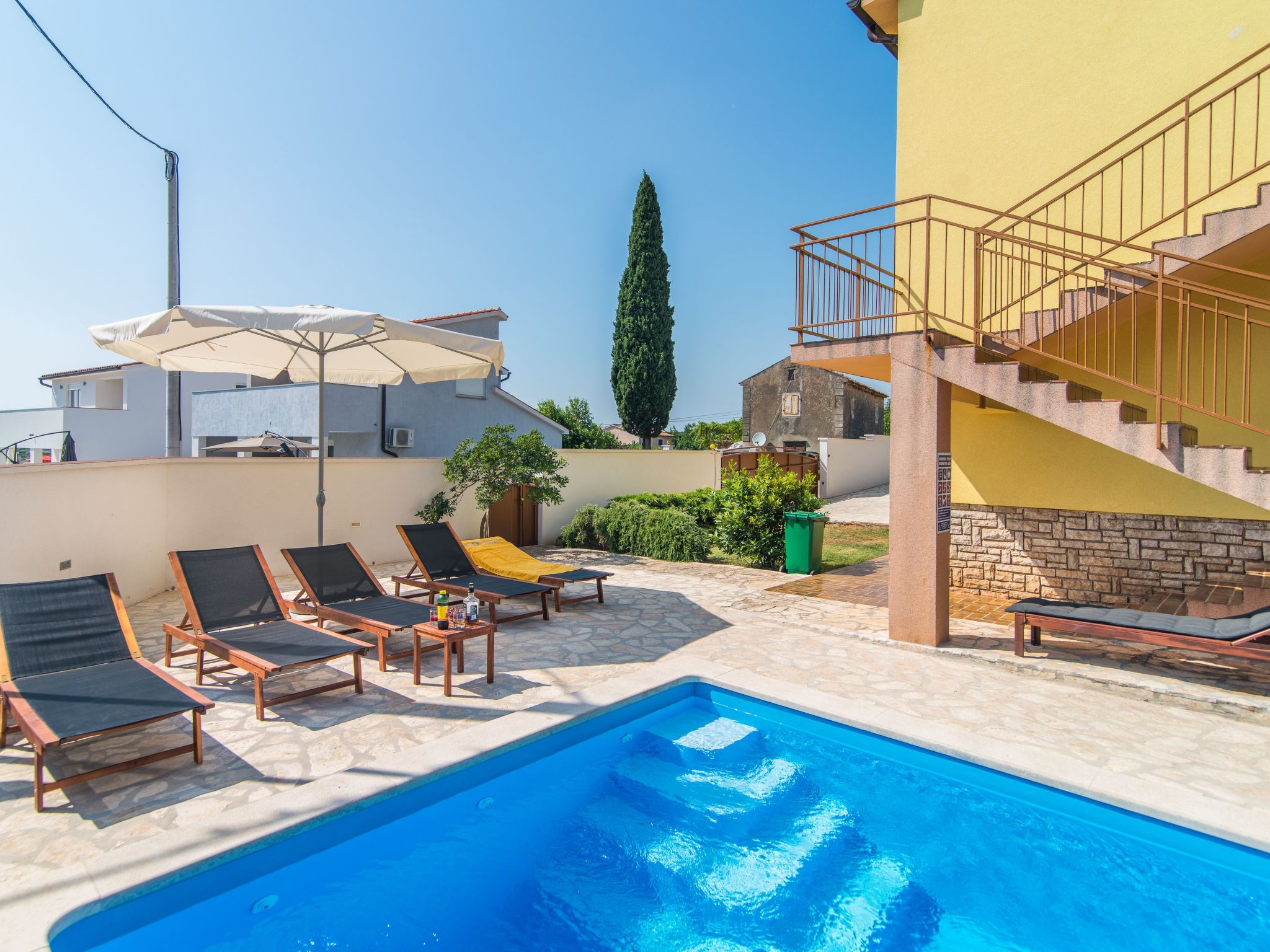 Ferienvilla mit Pool in Pula-Binnen