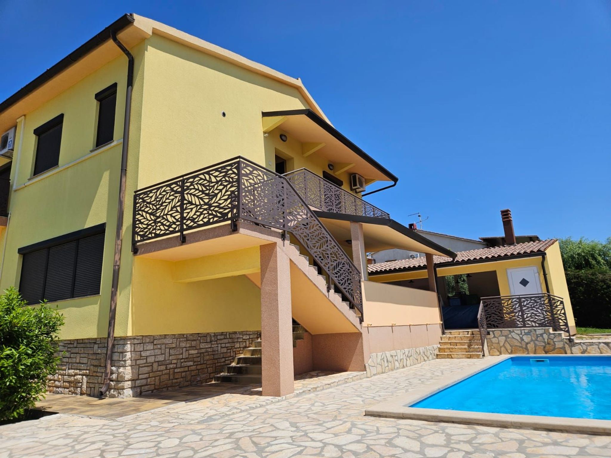 Ferienvilla mit Pool in Pula-Binnen