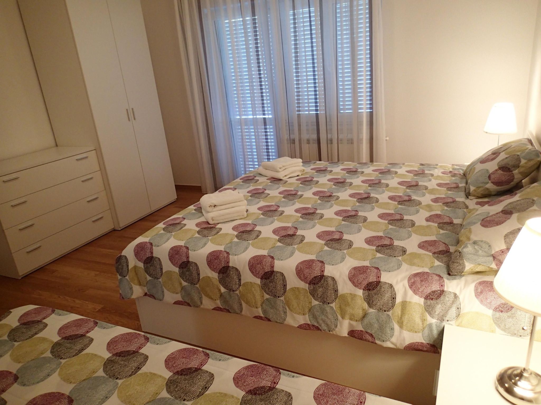 Mit Blick auf das Wasser"-Image-tags.info