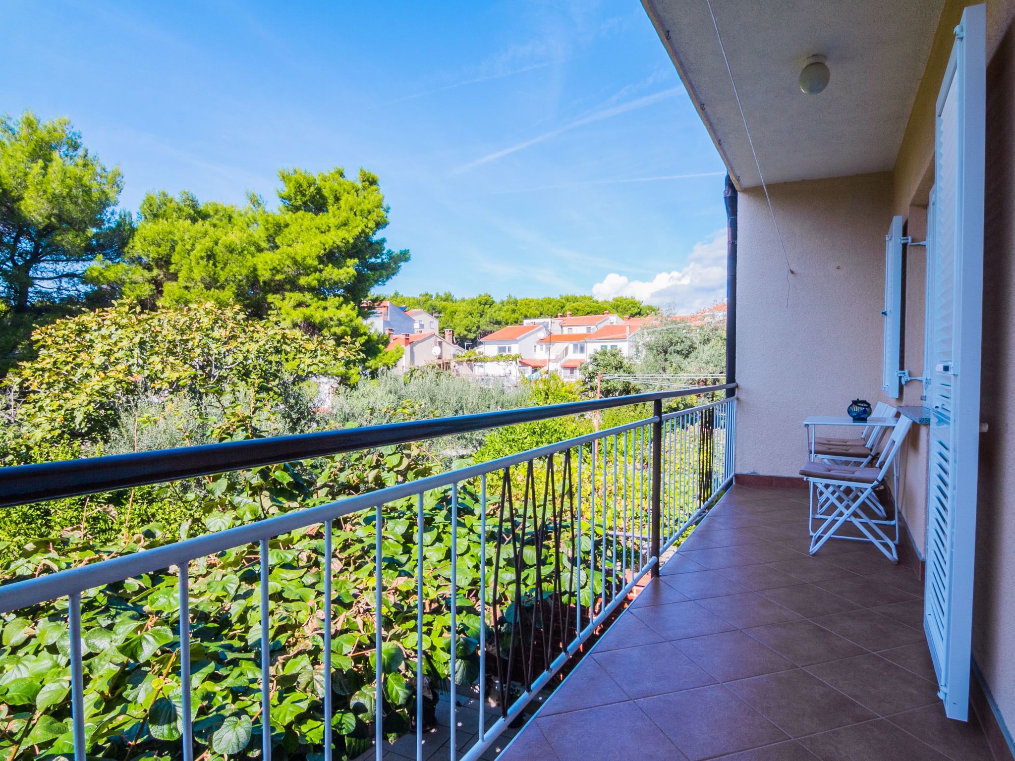 Mit Blick auf das Wasser"-Image-tags.info