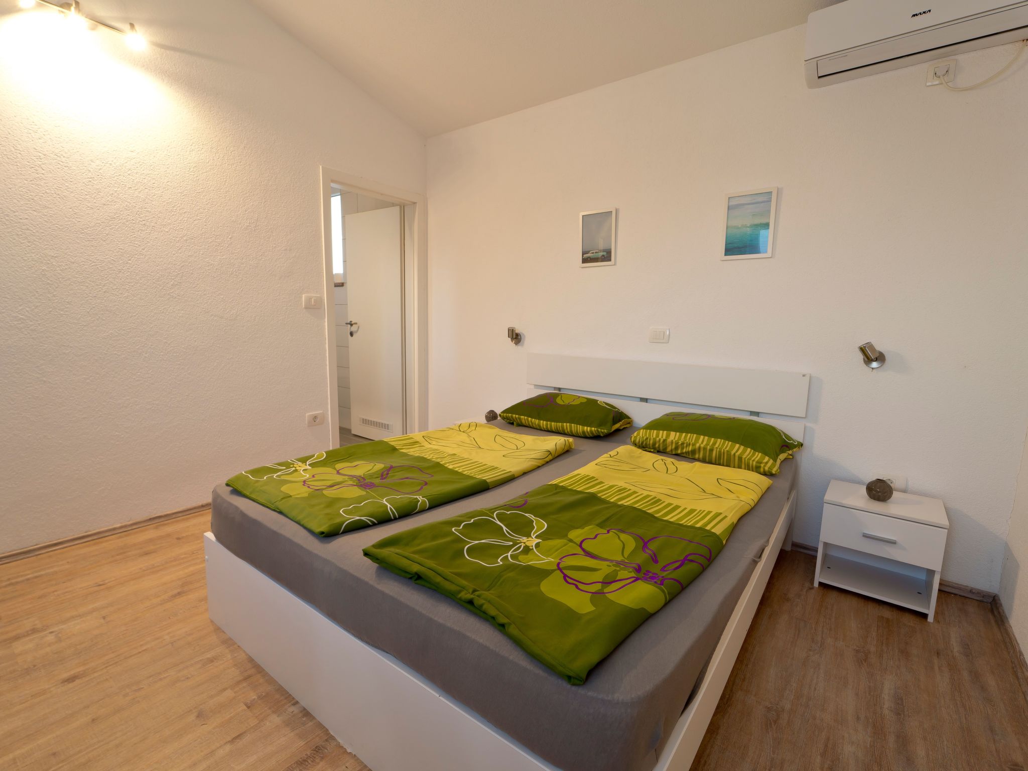 Luka mit Pool, gelegen in Pula