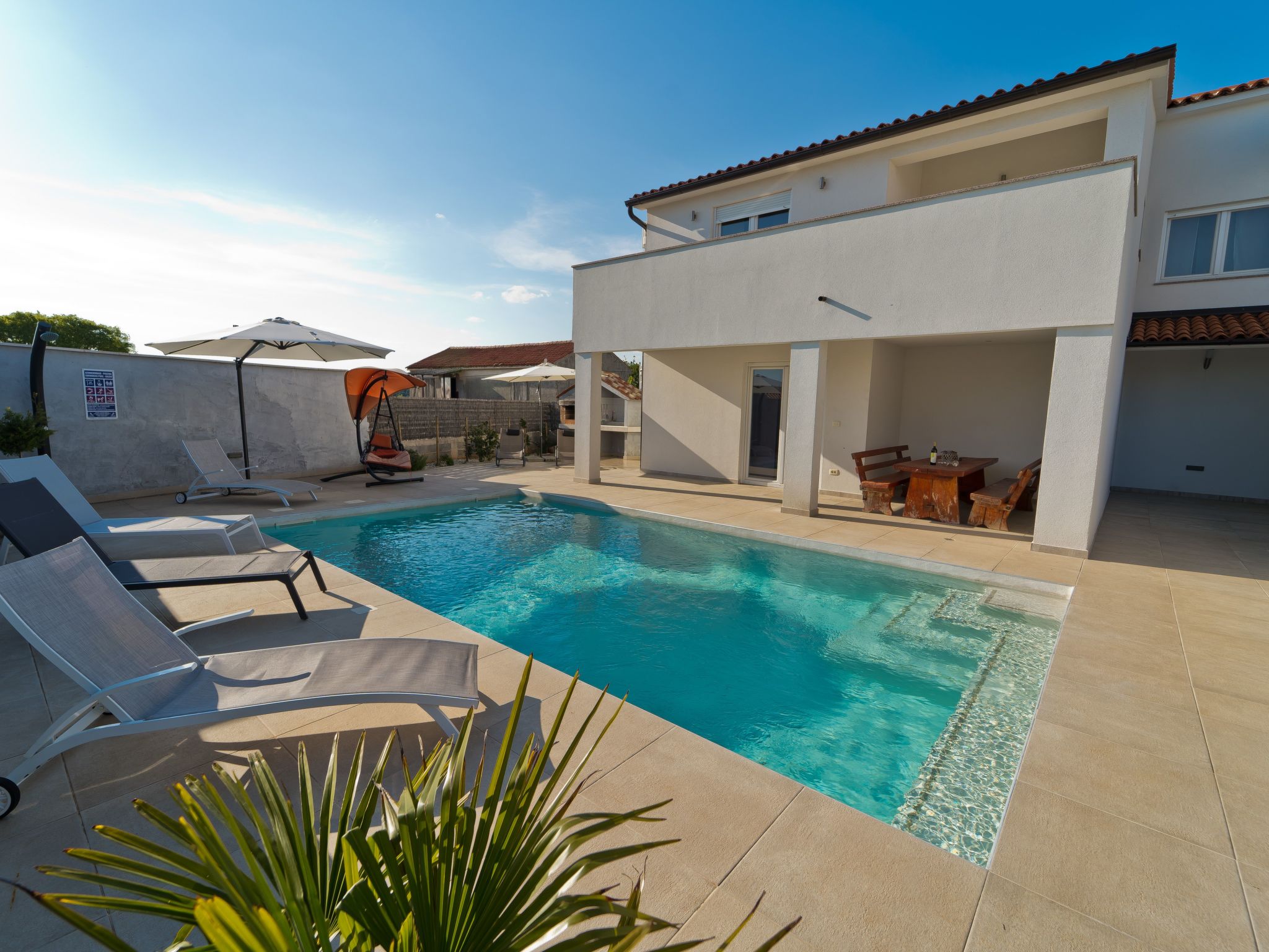 Photo of Luka mit Pool, gelegen in Pula