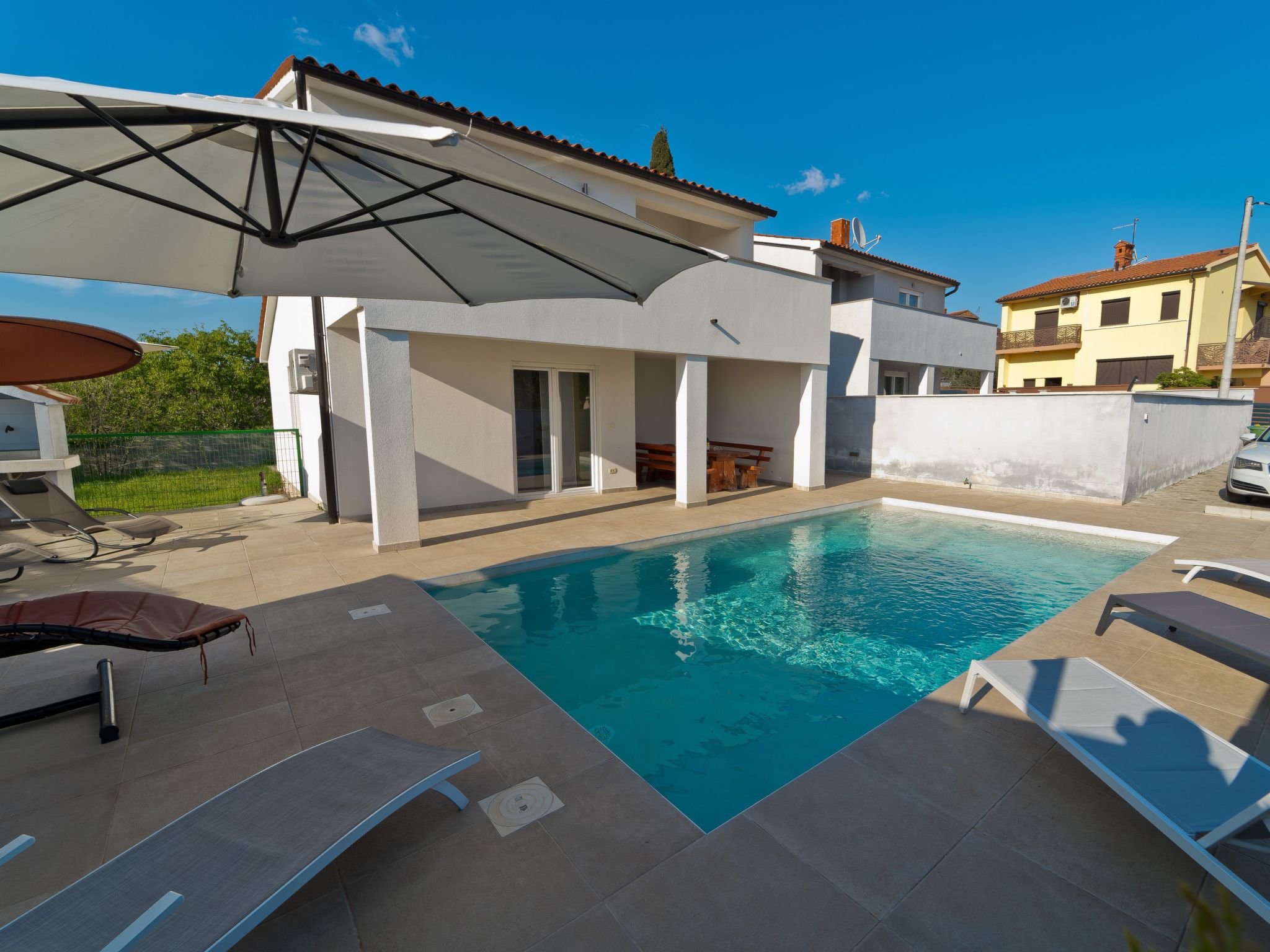 Photo of Luka mit Pool, gelegen in Pula