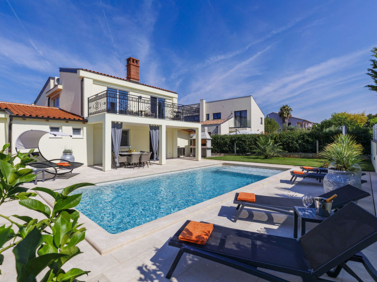 7-persoons villa in Štinjan met verwarmd privézwembad in Štinjan