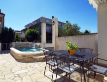 Villa Blue: Ruim vakantiehuis met privézwembad vlakbij zee in Banjole - thumbnail 4