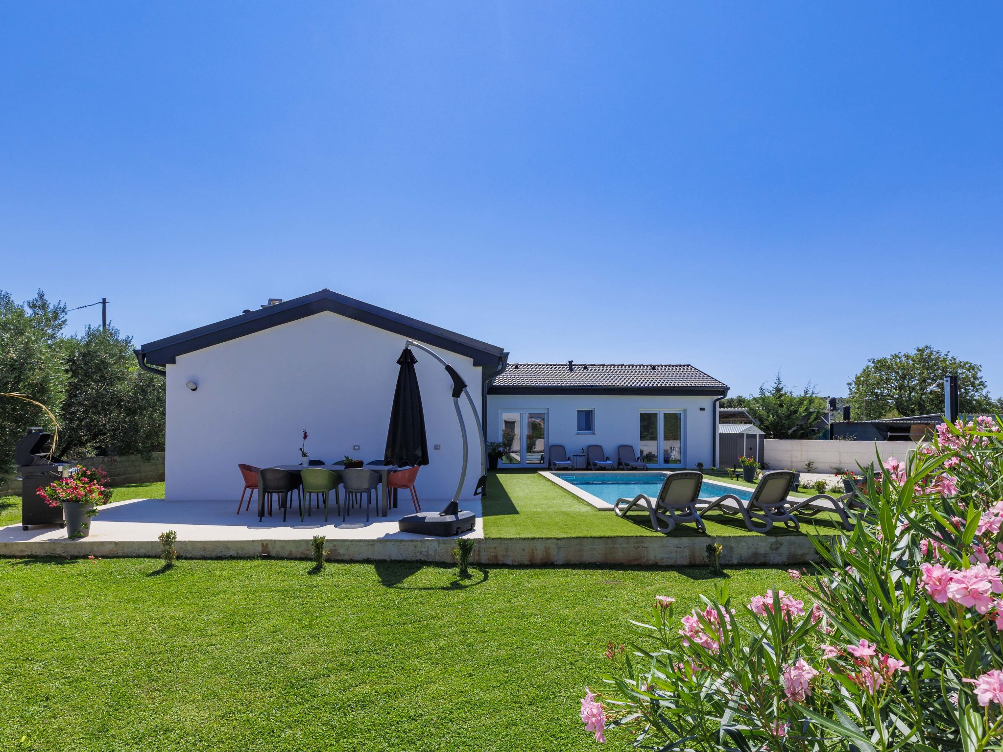 Corona Cordis Accommodation in Banjole