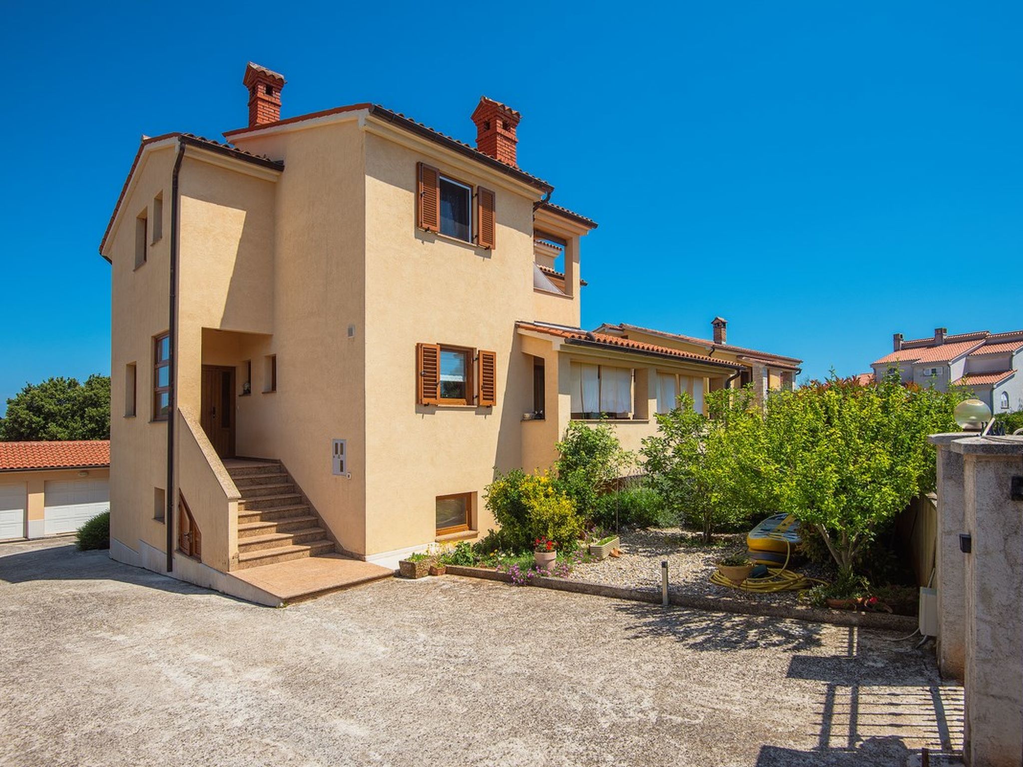 Photo of House Vinkuran