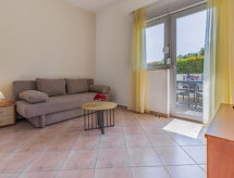 Knus appartement bij Pula met zwembad, tuin en huisdieren welkom - thumbnail 4