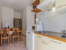 Knus appartement bij Pula met zwembad, tuin en huisdieren welkom - thumbnail 5
