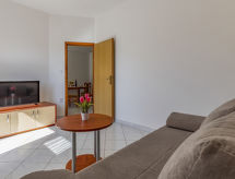 Appartement Rok 6 in Pula/Banjole – Gedeeld zwembad, tuin en zee op 1 km - thumbnail 6