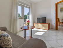 Appartement Rok 6 in Pula/Banjole – Gedeeld zwembad, tuin en zee op 1 km - thumbnail 5