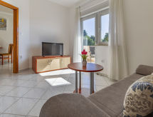 Knus appartement voor 4 bij zwembad, op 1 km van strand in Pula/Banjole - thumbnail 4