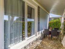 Luxe stacaravan voor 6 personen bij Pula met zwembad, tuin en airco - thumbnail 3