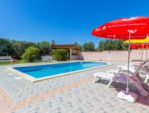 Vrijstaande villa met privézwembad op 350 meter van de Adriatische Zee - thumbnail 4