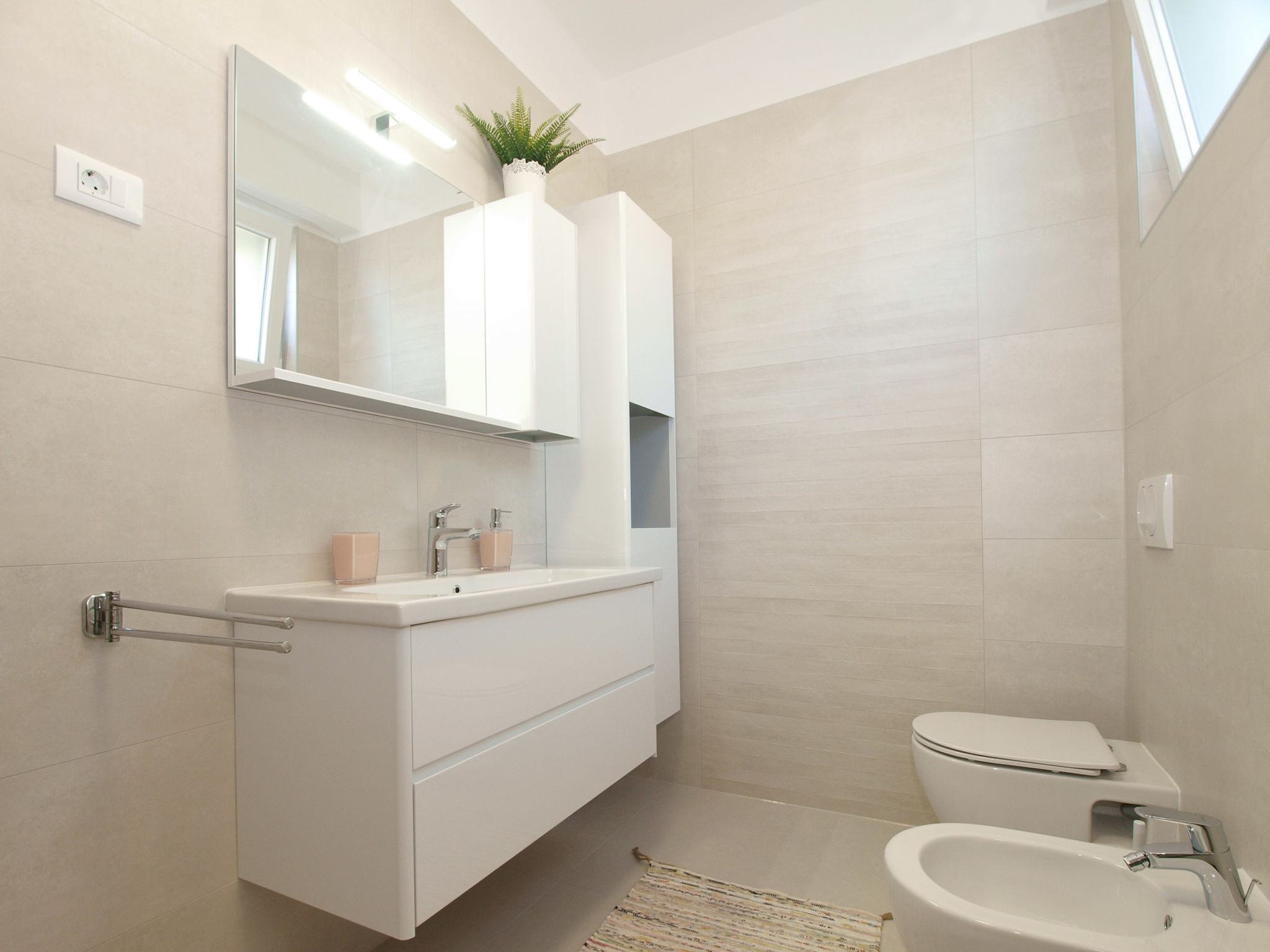 Apartment 1707 - Inside