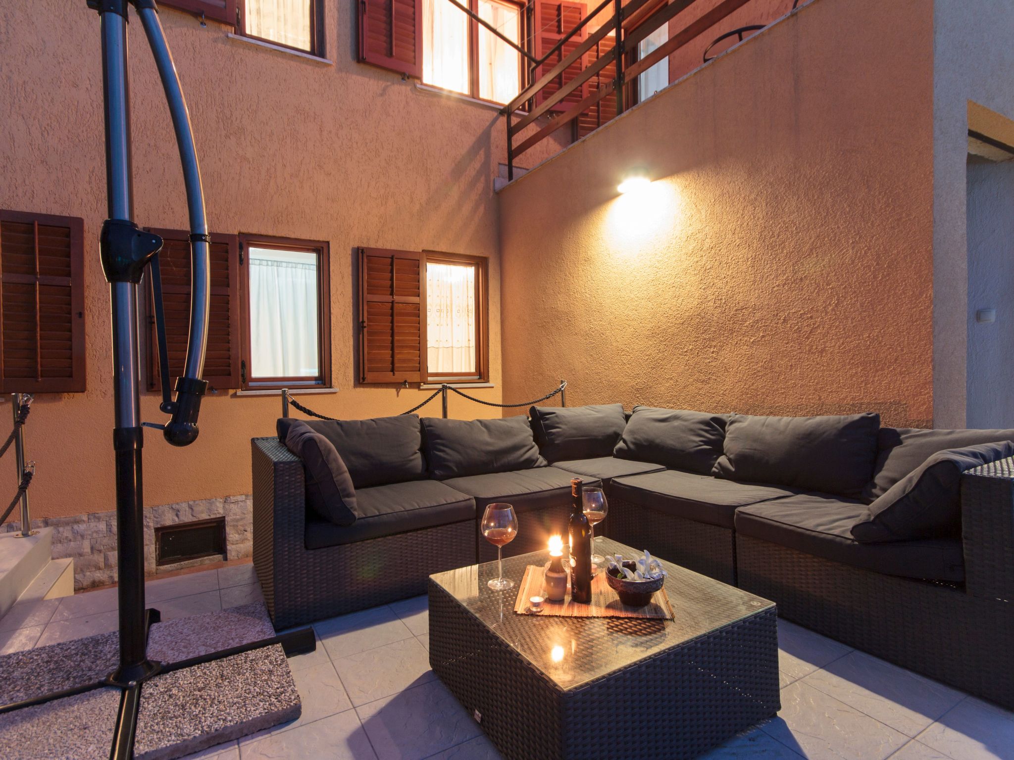 Haus in Vinkuran mit Pool und Bergblick-Binnen